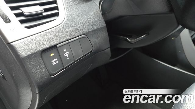 Hyundai AVANTE 2012 — photo 15