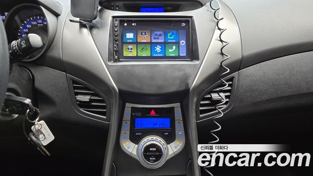 Hyundai AVANTE 2012 — photo 19