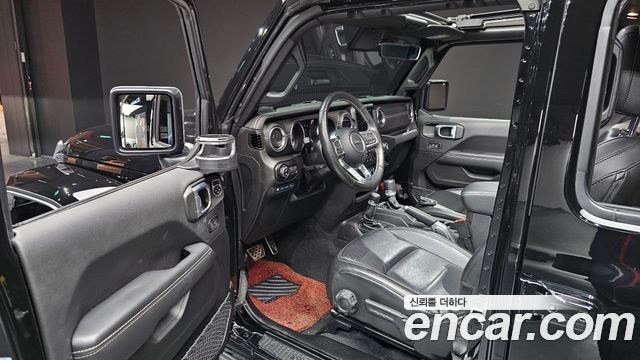 Jeep Wrangler 2022 — photo 11