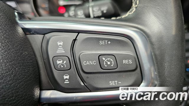 Jeep Wrangler 2022 — photo 16