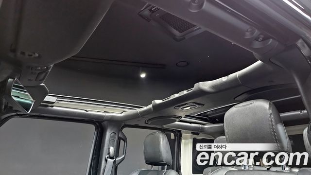 Jeep Wrangler 2022 — photo 18