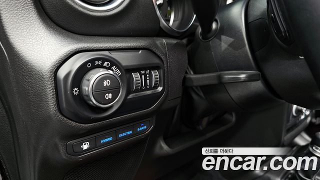 Jeep Wrangler 2022 — photo 19