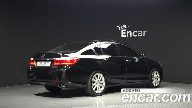 Honda Accord 2013 — photo 2