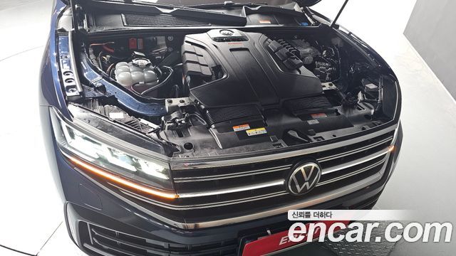 Volkswagen Touareg 2024 — photo 6