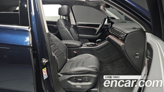 Volkswagen Touareg 2024 — photo 10