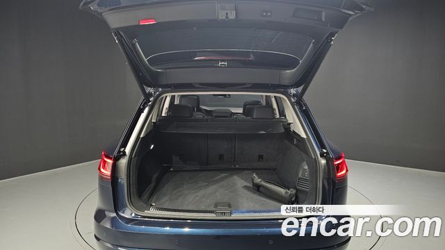 Volkswagen Touareg 2024 — photo 20
