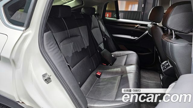 BMW X4 2017 — photo 12