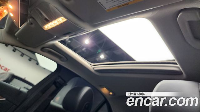 Mercedes-Benz E-Class 2020 — photo 18