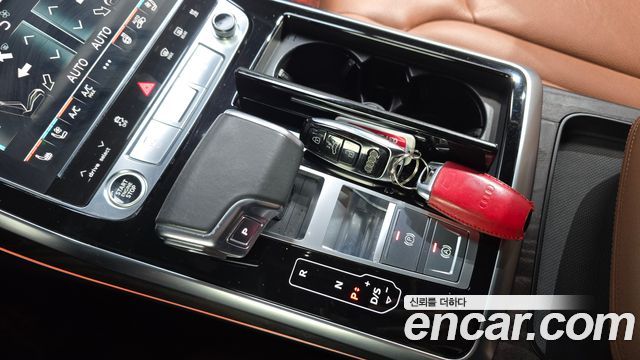 Audi Q7 2021 — photo 9
