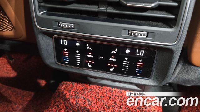 Audi Q7 2021 — photo 19
