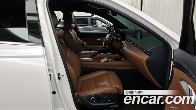 Genesis GV70 2024 — photo 11