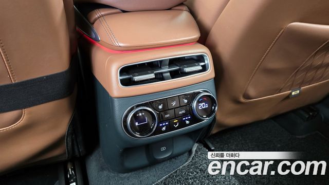 Genesis GV70 2024 — photo 19