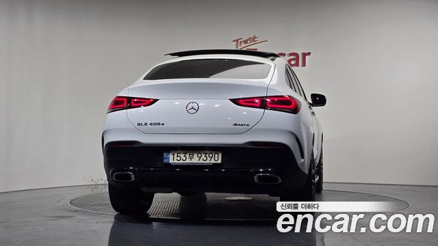 Mercedes-Benz GLE-Class 2022 — photo 4