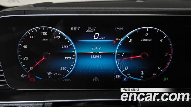 Mercedes-Benz GLE-Class 2022 — photo 8