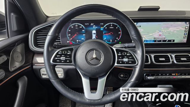 Mercedes-Benz GLE-Class 2022 — photo 13