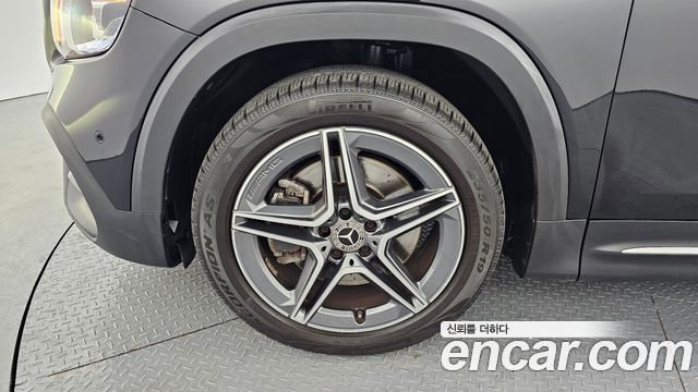 Mercedes-Benz GLB-Class 2020 — photo 5
