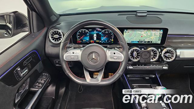 Mercedes-Benz GLB-Class 2020 — photo 13