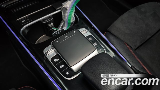 Mercedes-Benz GLB-Class 2020 — photo 18