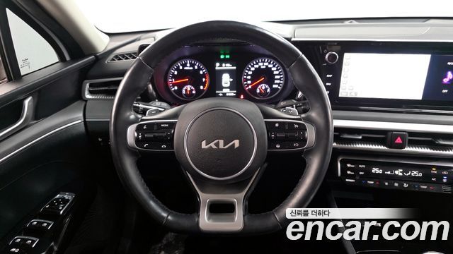 Kia K5 2022 — photo 13