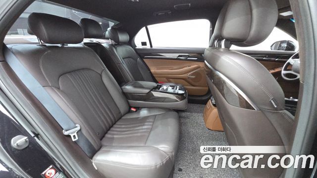 Genesis G90 2019 — photo 12
