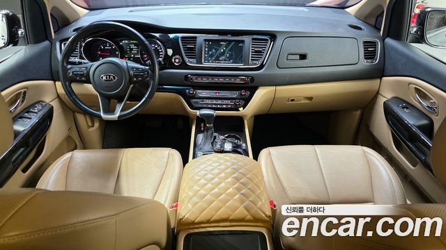 Kia Canival 2019 — photo 7