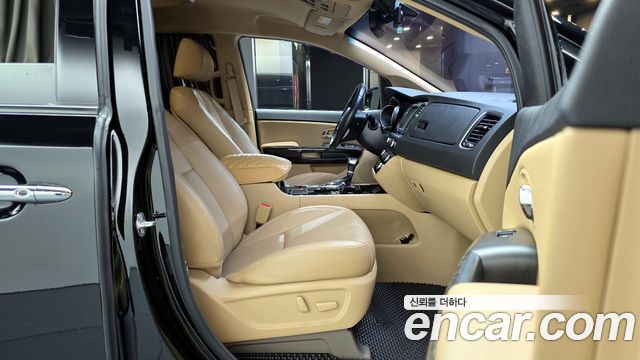 Kia Canival 2019 — photo 10