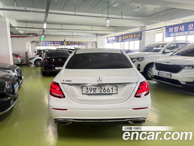 Mercedes-Benz E-Class 2019 — photo 4