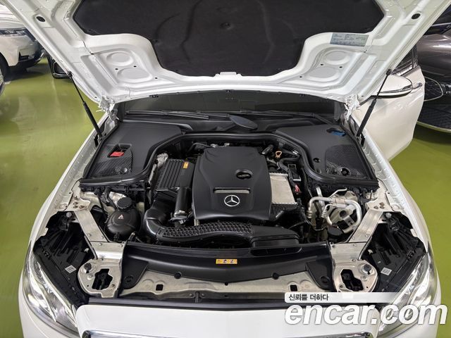 Mercedes-Benz E-Class 2019 — photo 6