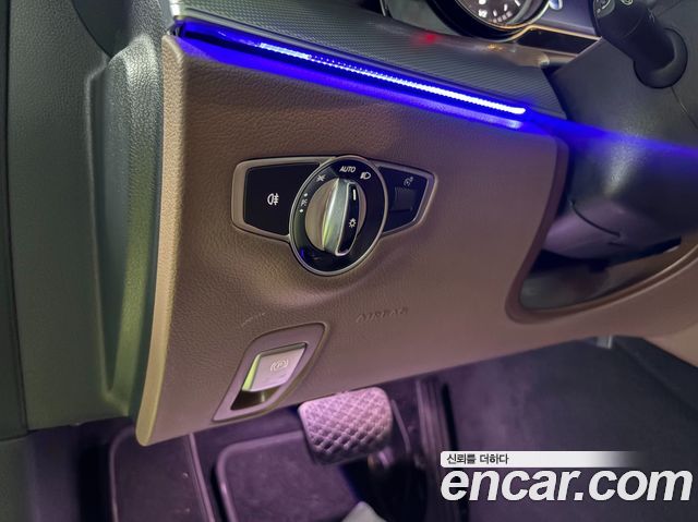 Mercedes-Benz E-Class 2019 — photo 9