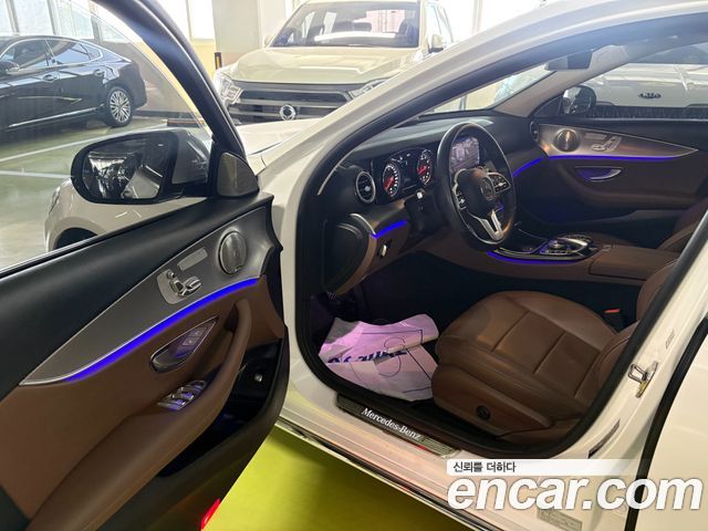 Mercedes-Benz E-Class 2019 — photo 10