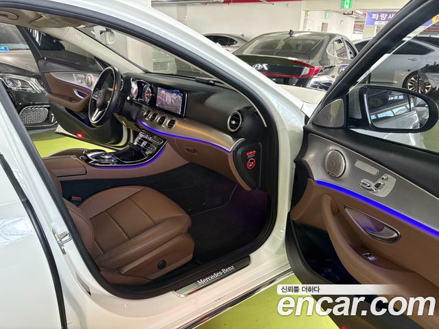 Mercedes-Benz E-Class 2019 — photo 11