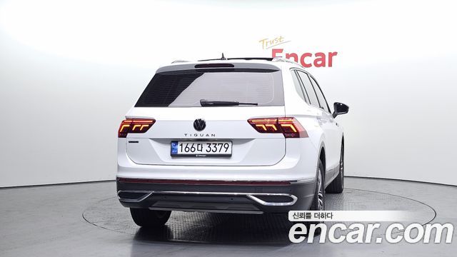 Volkswagen Tiguan 2023 — photo 4