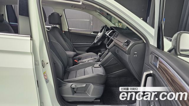 Volkswagen Tiguan 2023 — photo 12