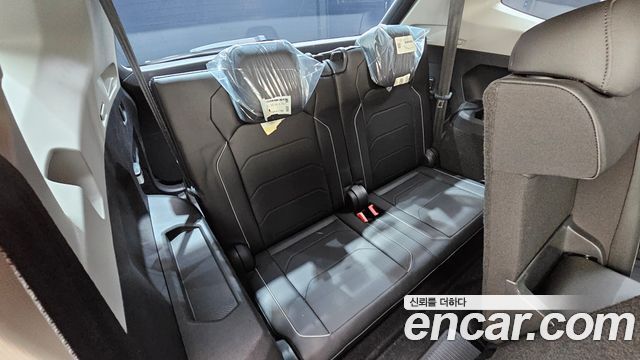 Volkswagen Tiguan 2023 — photo 18