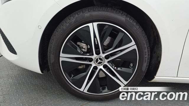Mercedes-Benz A-Class 2024 — photo 5