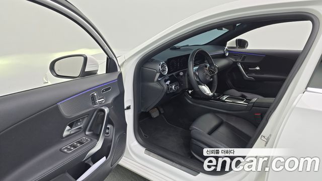 Mercedes-Benz A-Class 2024 — photo 10