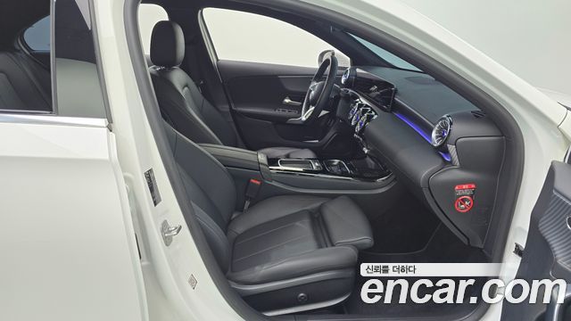 Mercedes-Benz A-Class 2024 — photo 11