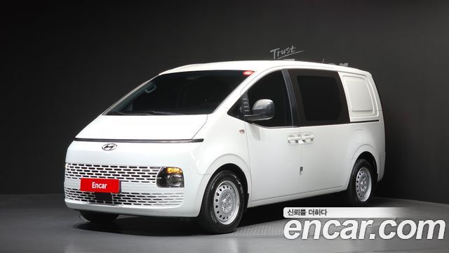 Hyundai Staria 2024 — photo 1