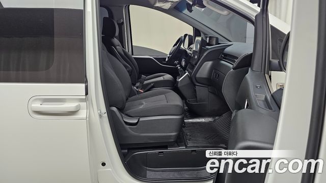 Hyundai Staria 2024 — photo 11