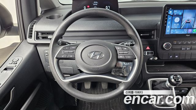 Hyundai Staria 2024 — photo 13