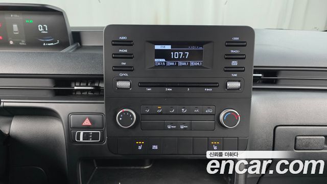 Hyundai Staria 2024 — photo 16