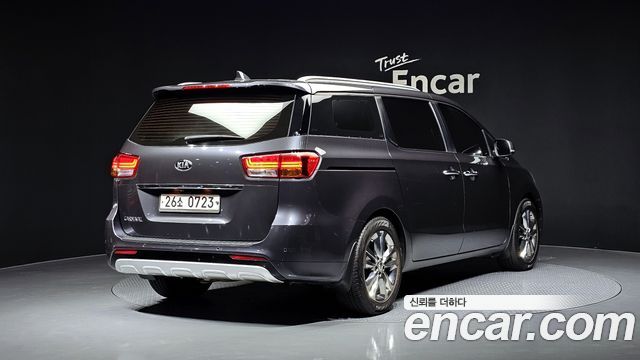 Kia Canival 2016 — photo 2