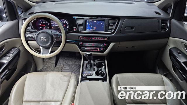 Kia Canival 2016 — photo 7