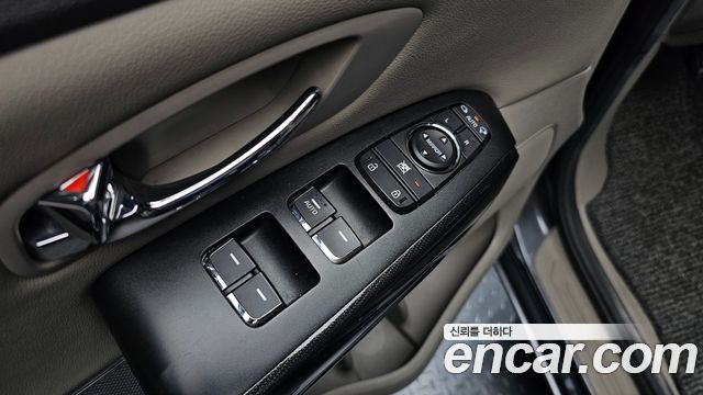 Kia Canival 2016 — photo 16
