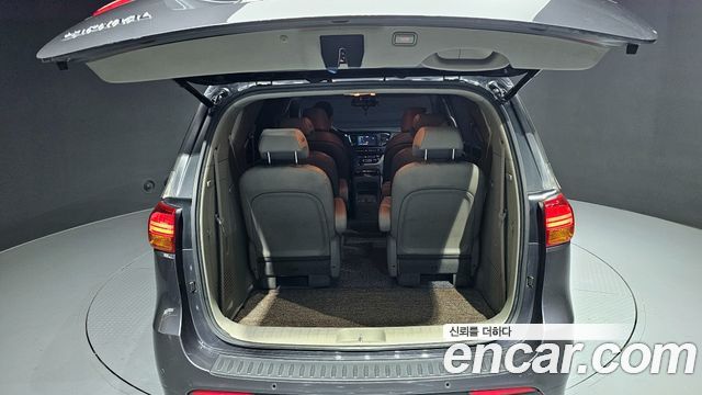 Kia Canival 2016 — photo 20