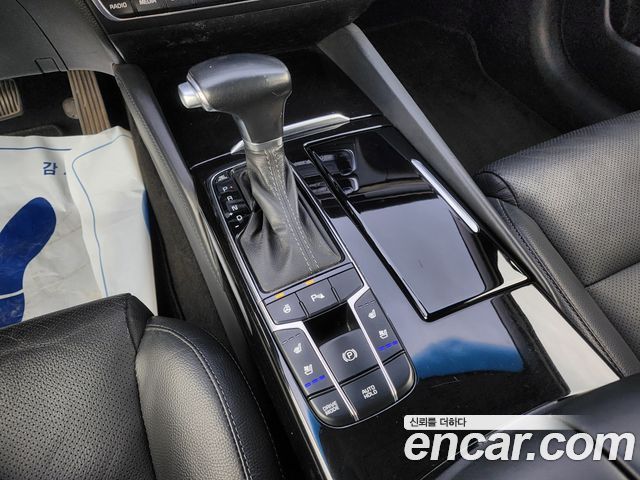 Kia K7 2017 — photo 18