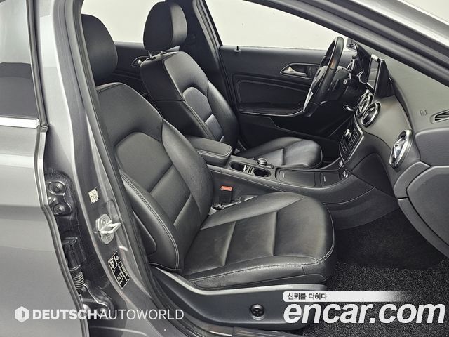 Mercedes-Benz GLA-Class 2015 — photo 10