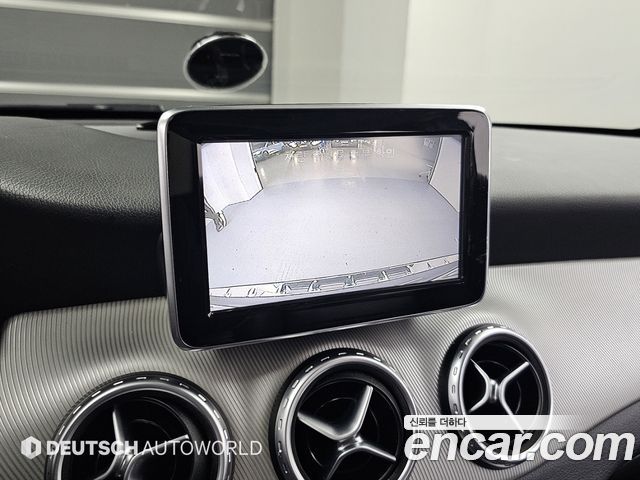 Mercedes-Benz GLA-Class 2015 — photo 15