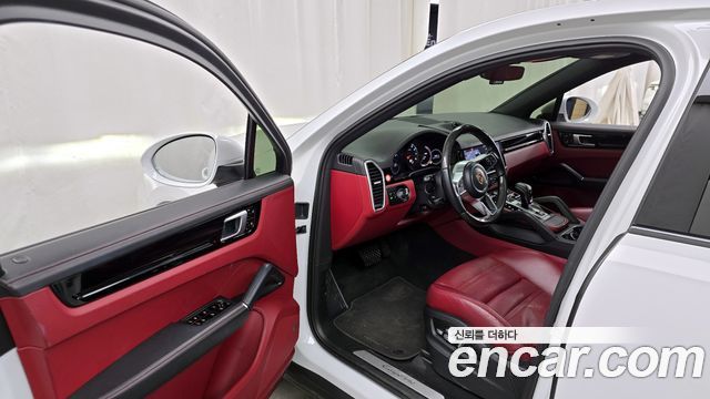 Porsche Cayenne 2020 — photo 11