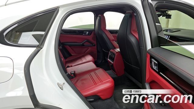 Porsche Cayenne 2020 — photo 13